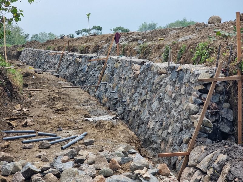 Urugan Paras Lahan Mojokerto, Mojokerto